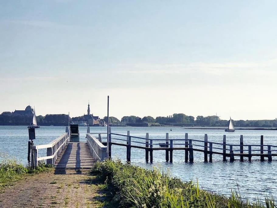 Perfect Place For Water Lovers! Fireplace And Lakeview *