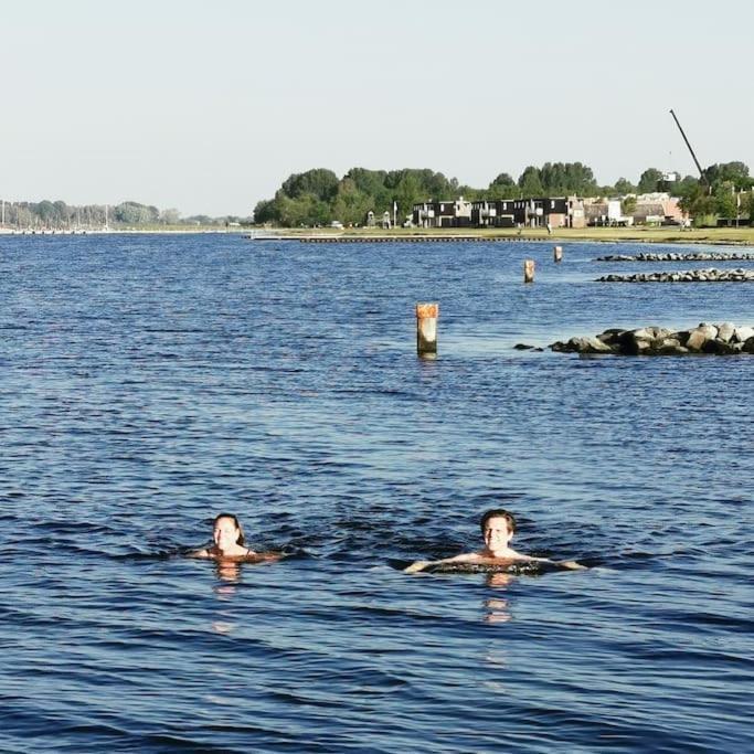 Perfect Place For Water Lovers! Fireplace And Lakeview Kamperland